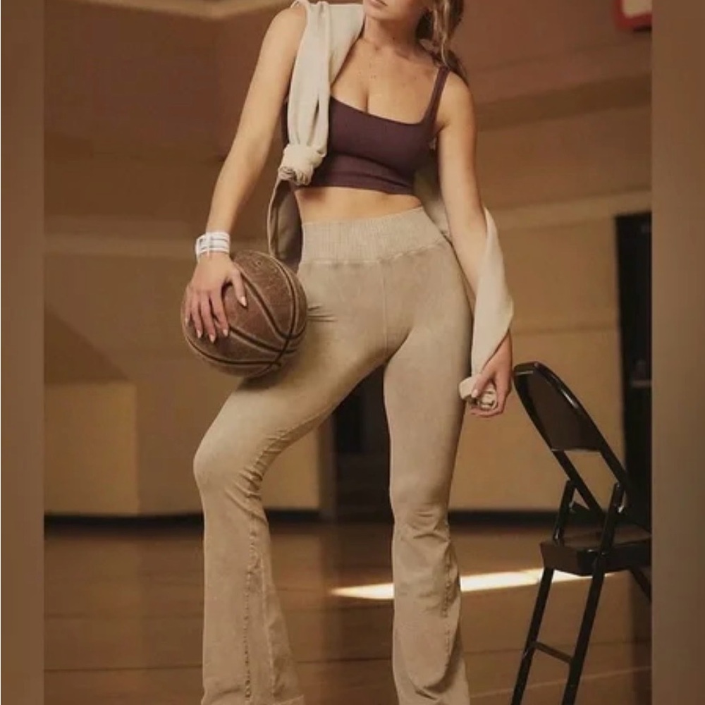 Free People Good Karma Flare Leggings in Mushroom Size M/L